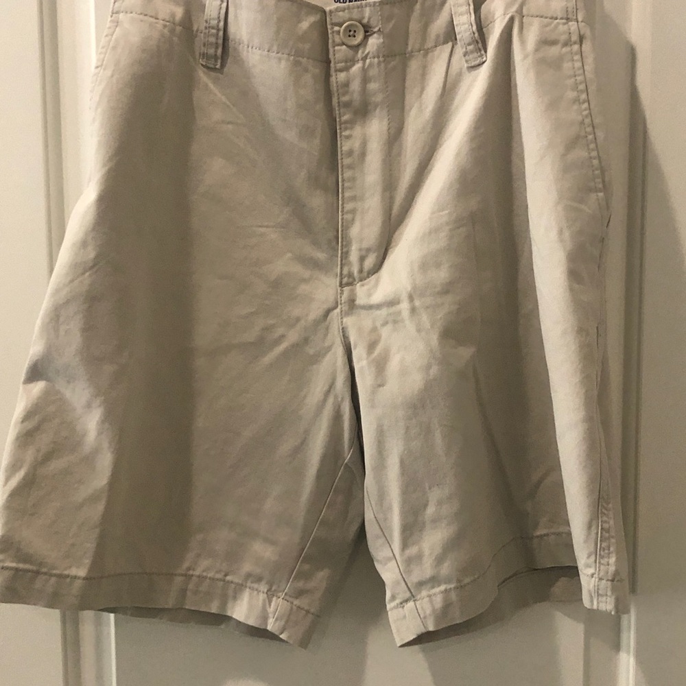 New Old Navy shorts men’s. Size 38 khaki